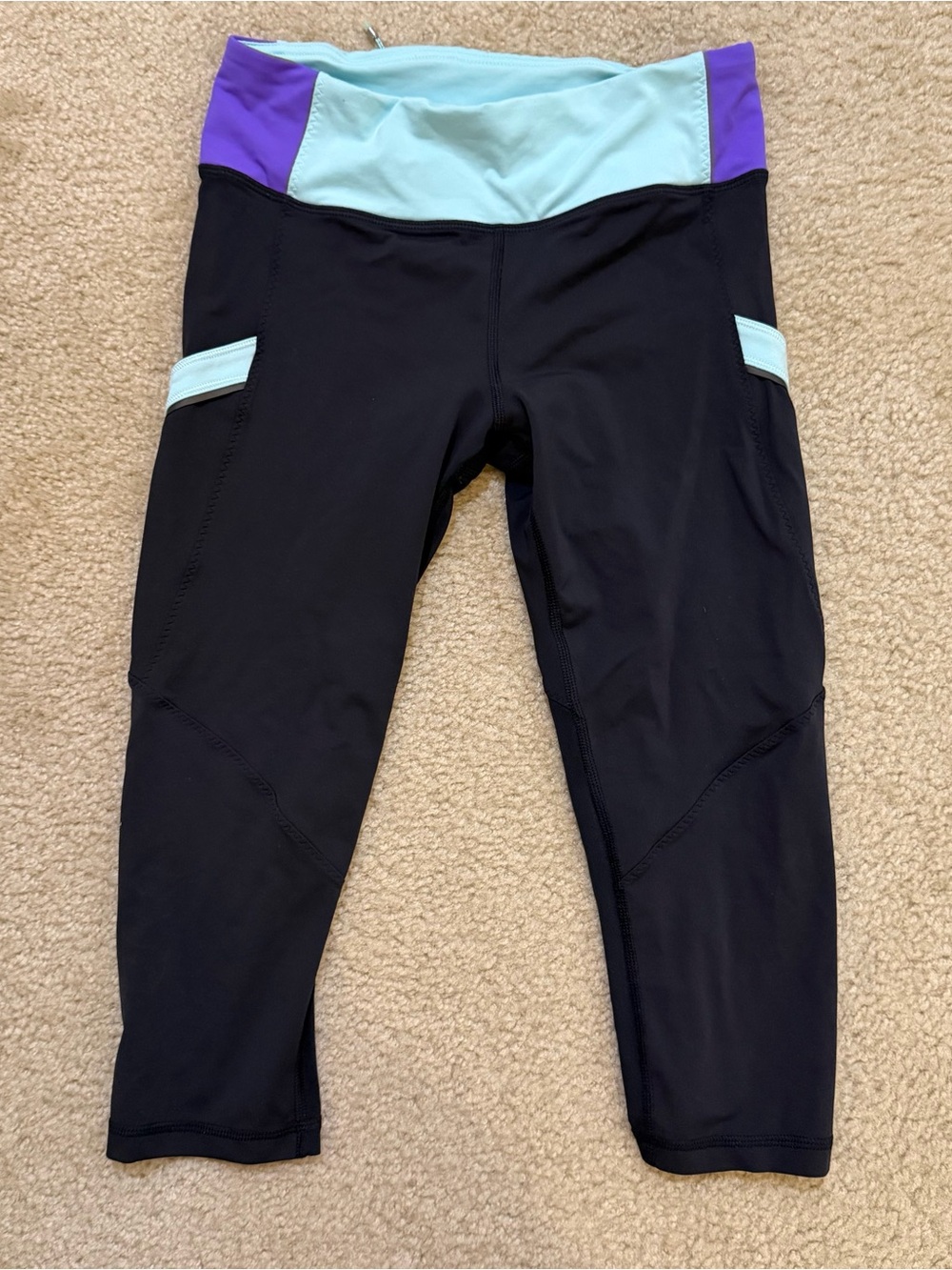 Lululemon Run Mod Moves Crop Power Purple Size 4